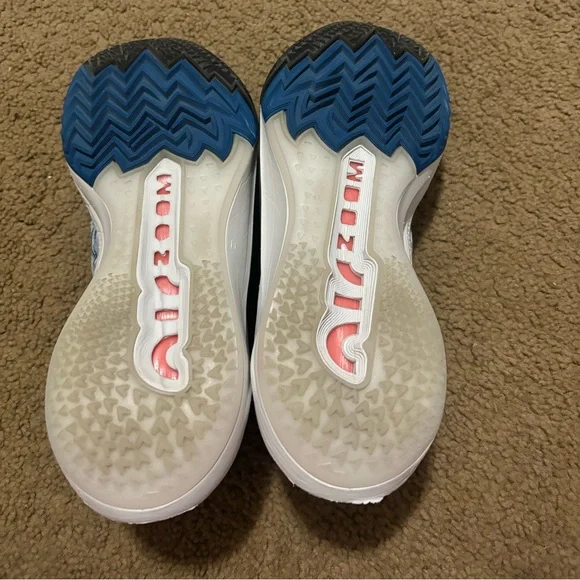 Nike women’s basketball shoes - Picture 3 of 5